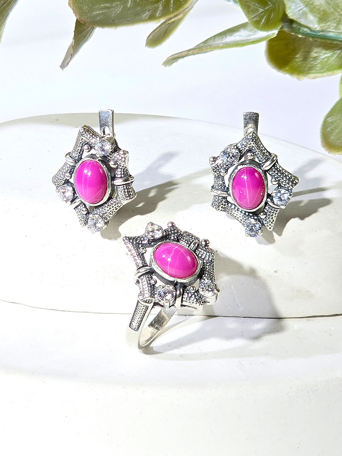 Серебряные серьги ETERI со шпинелью и фианитом
