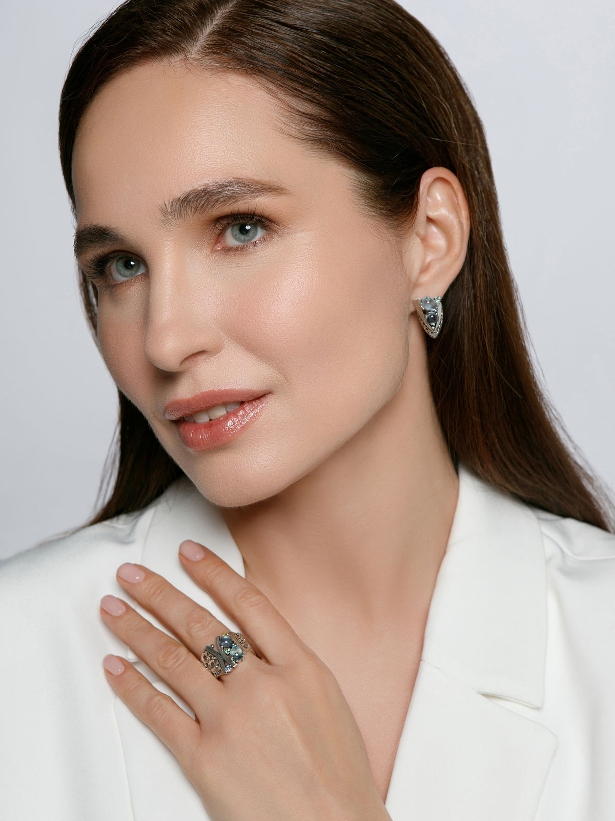 Серебряное кольцо с фианитами