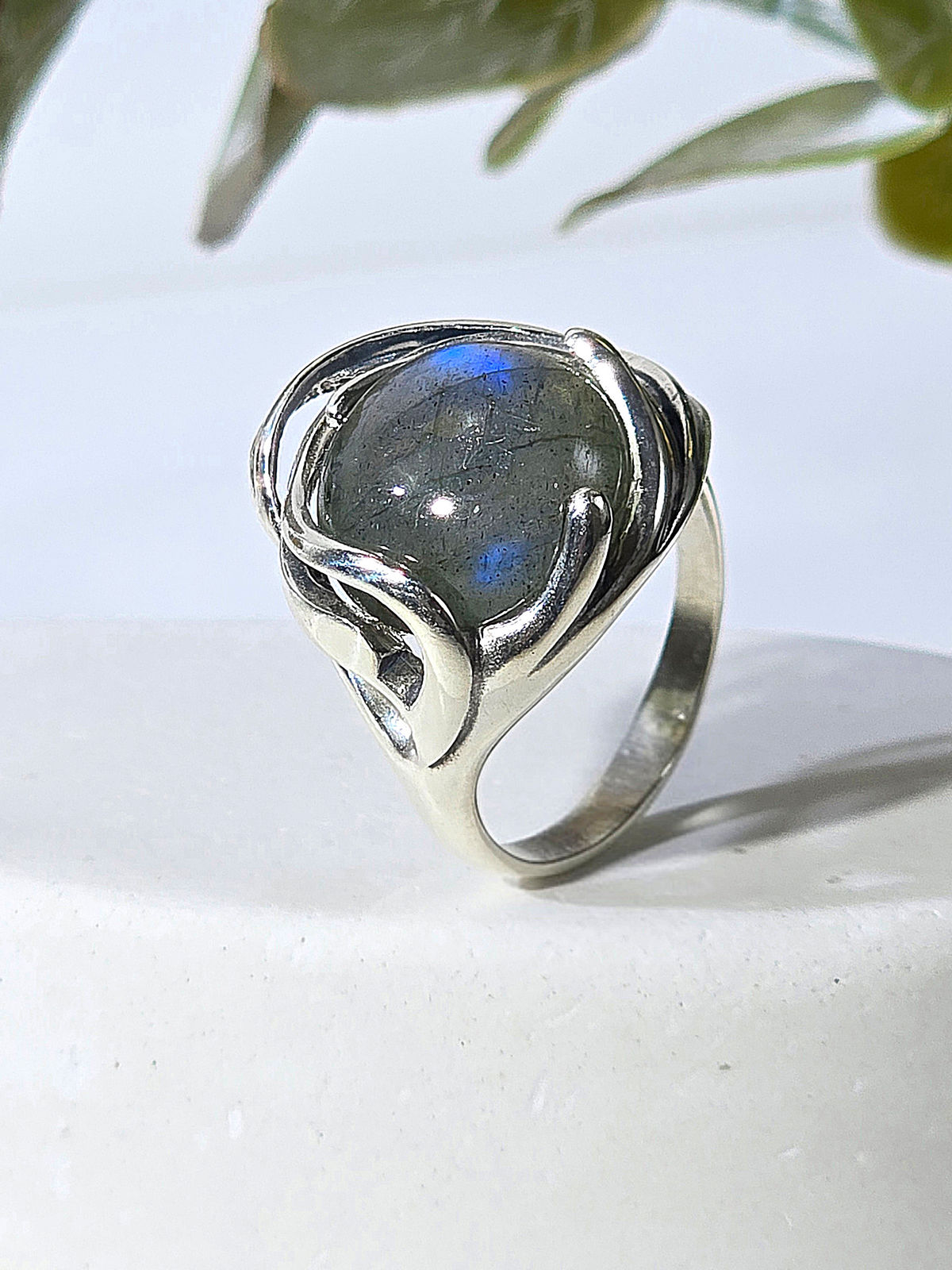 Серебряное кольцо ETERI с лабрадоритом