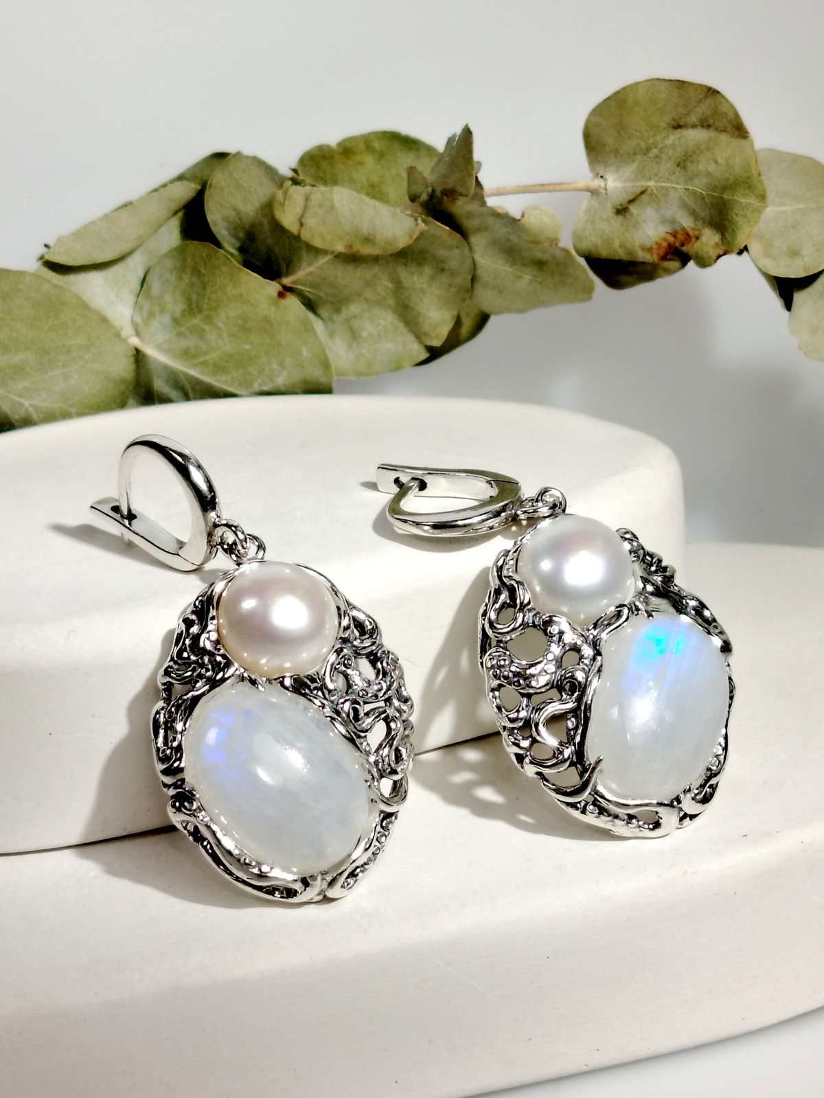 Серебряные серьги ETERI с лунным камнем и жемчугом