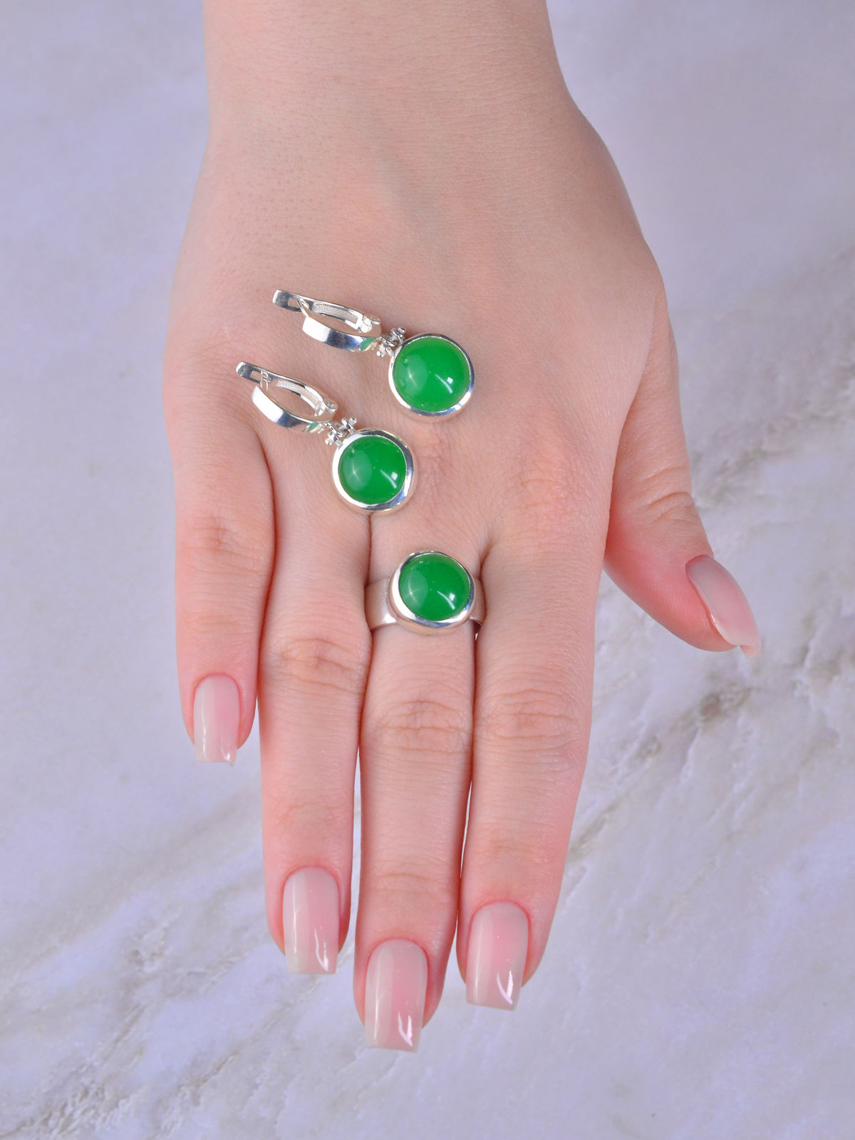 Серебряные серьги ETERI с халцедоном 