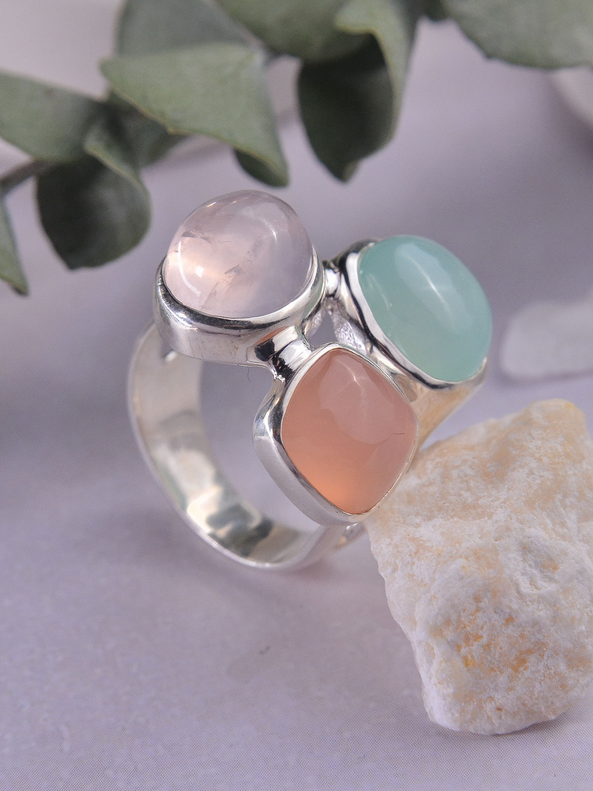 Серебряное кольцо с халцедоном