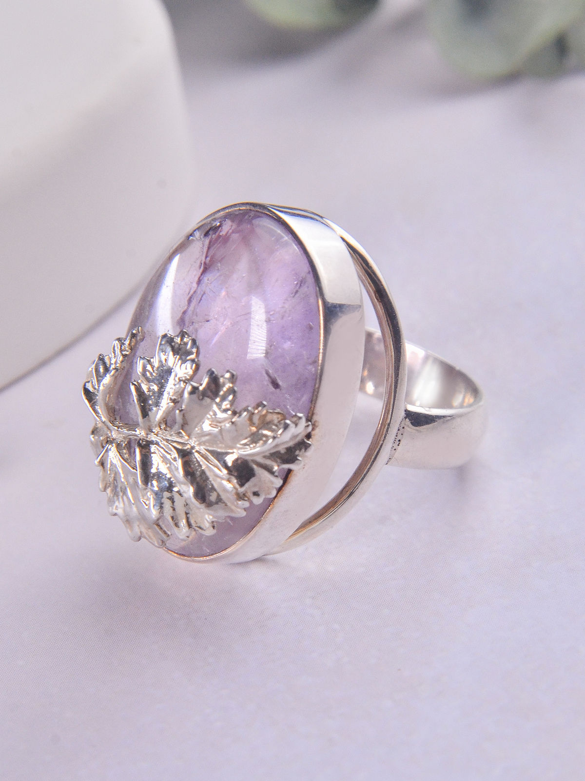 Серебряное кольцо ETERI с аметистом
