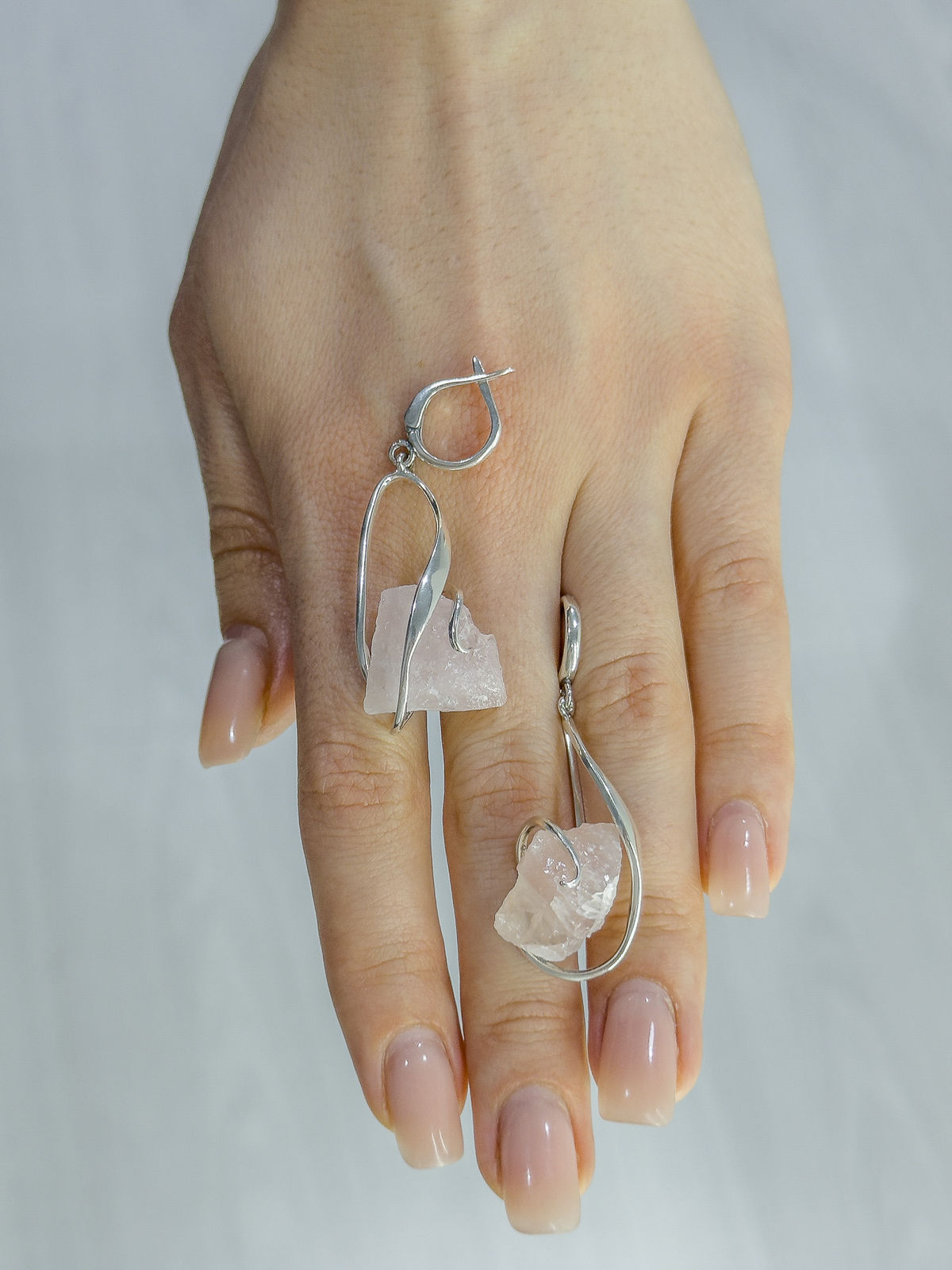 Серебряные серьги ETERI с розовым кварцем