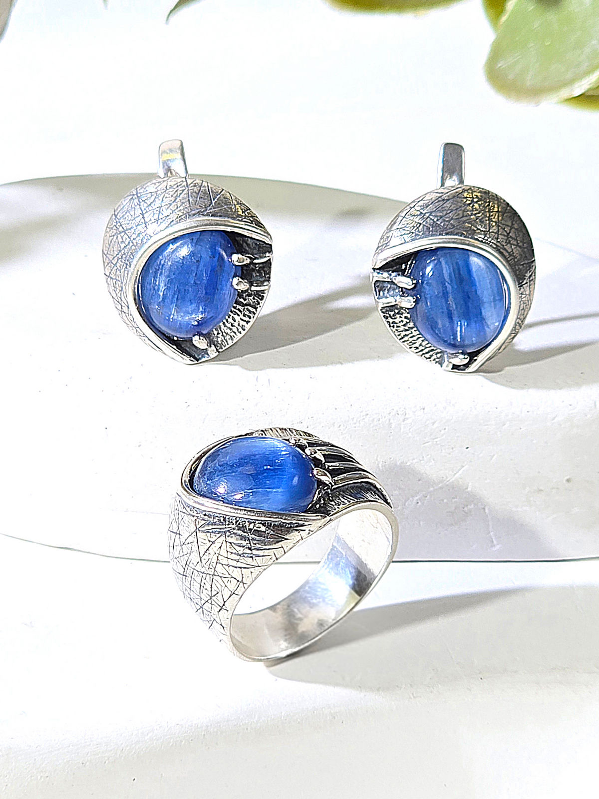 Серебряные серьги ETERI с кианитом