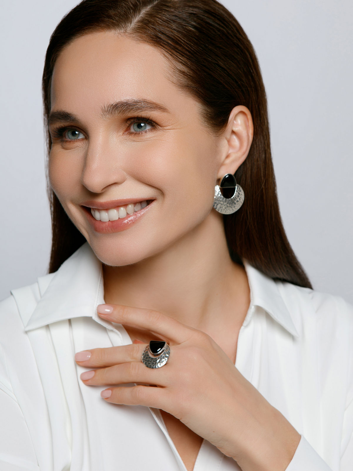 Серебряное кольцо ETERI с обсидианом