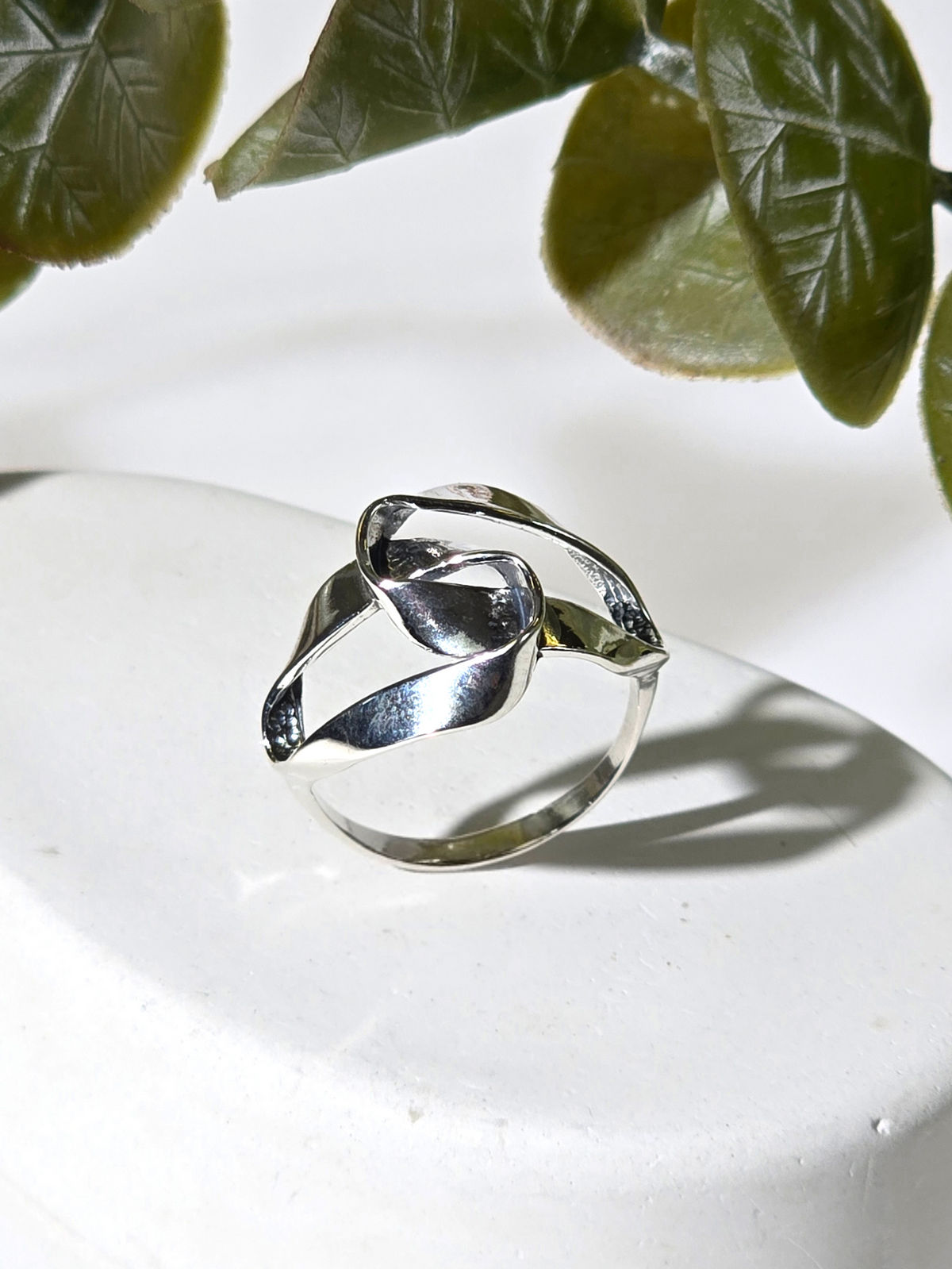 Серебряное кольцо ETERI