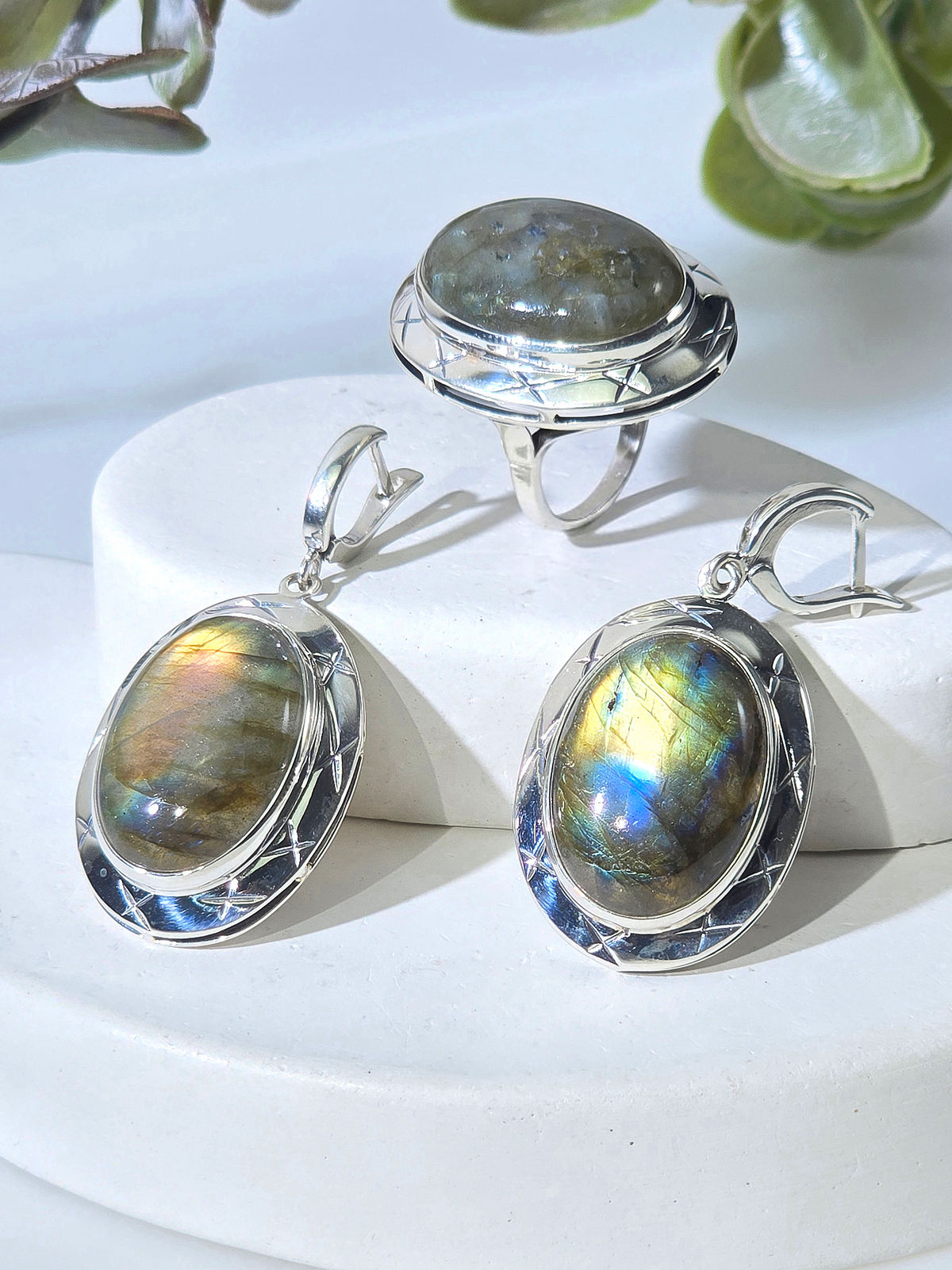 Серебряное кольцо
