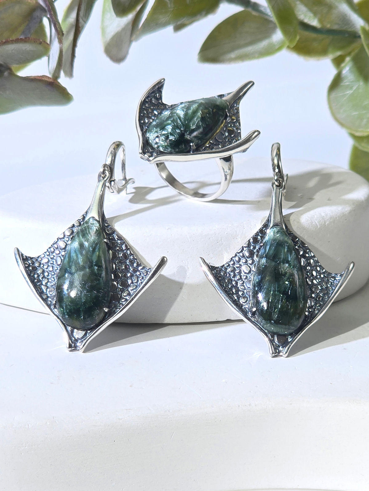 Серебряное кольцо