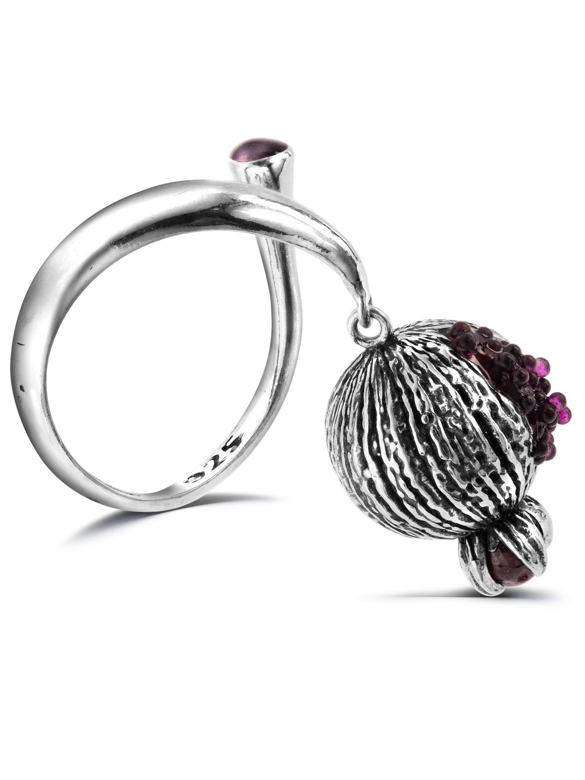Серебряное кольцо ETERI с гранатом
