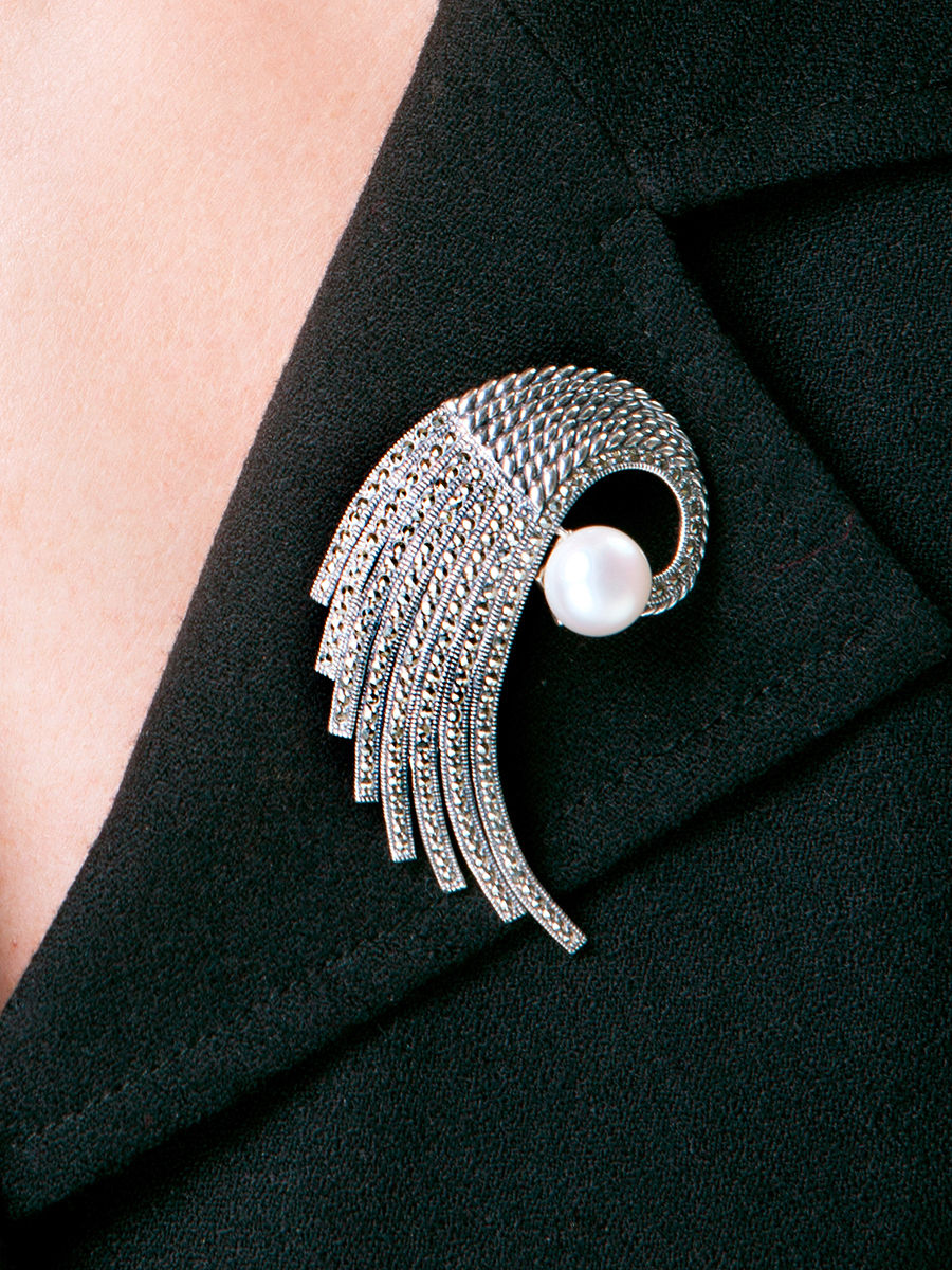 Серебряная брошь ALEXANDRE VASSILIEV с марказитами Swarovski  и жемчугом 