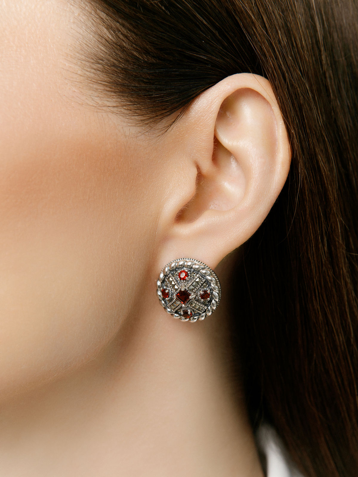 Серебряные серьги ALEXANDRE VASSILIEV с гранатами и марказитами Swarovski