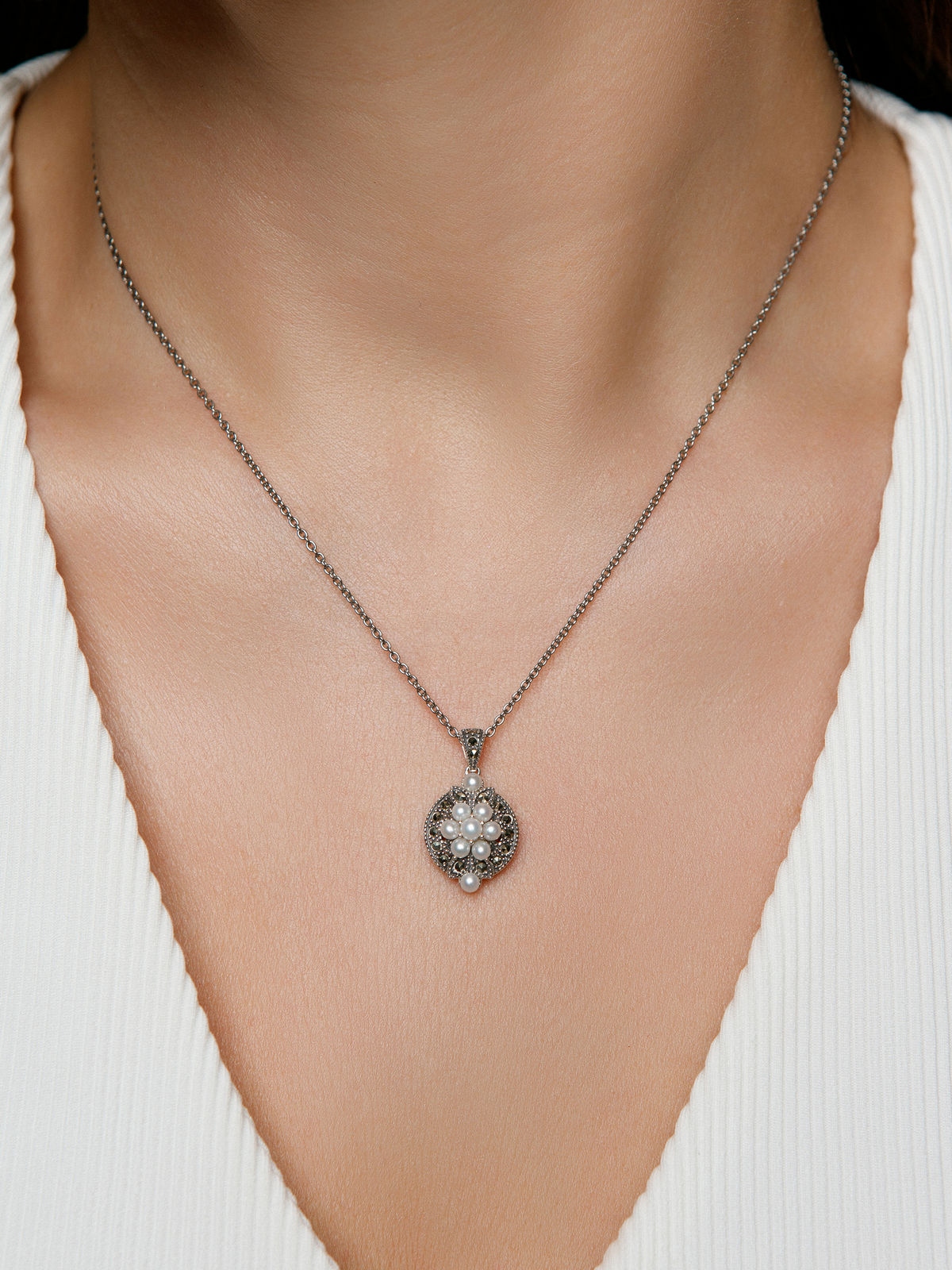 Серебряный кулон на цепи ALEXANDRE VASSILIEV с микрожемчугом и марказитами Swarovski