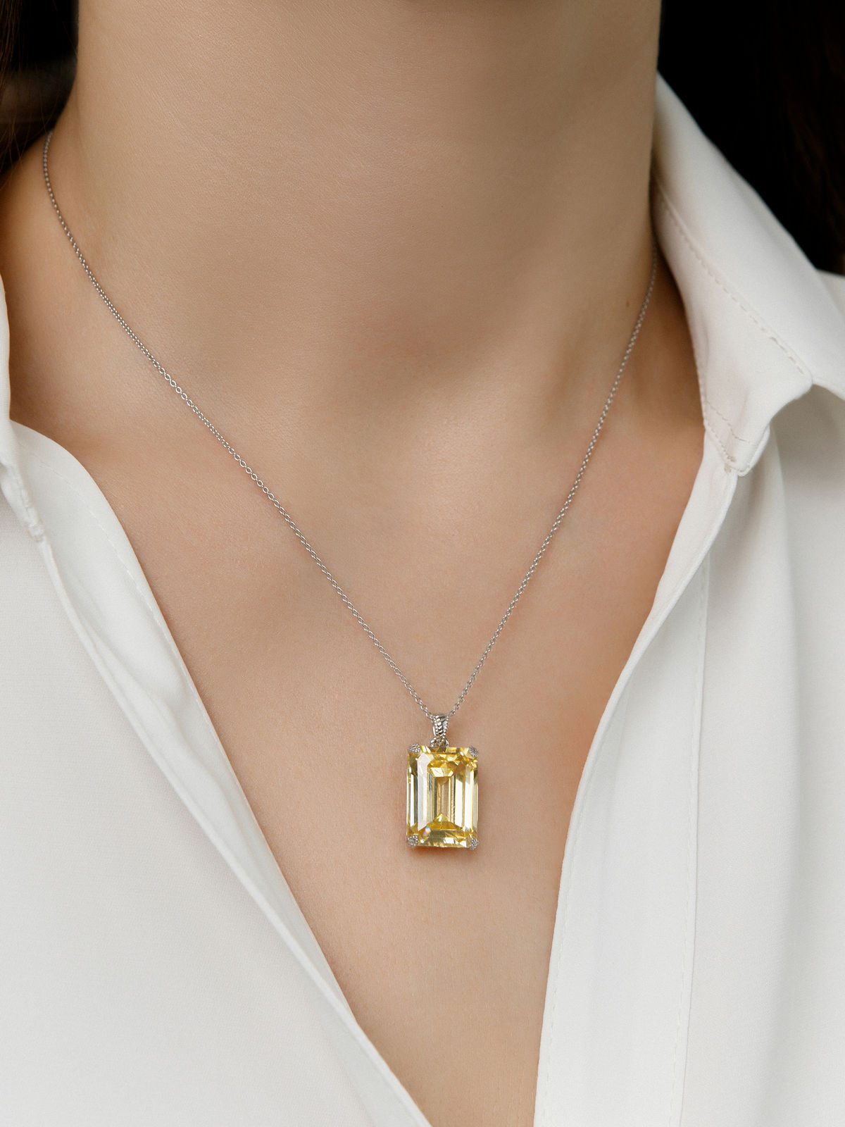 Кулон на цепи ALEXANDRE VASSILIEV с фианитами Swarovski
