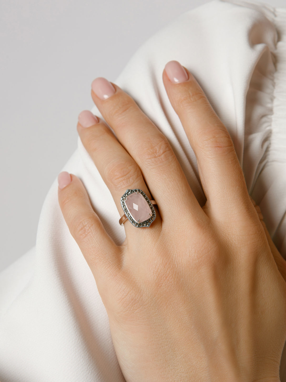 Серебряное кольцо ALEXANDRE VASSILIEV с розовым кварцем и марказитами Swarovski
