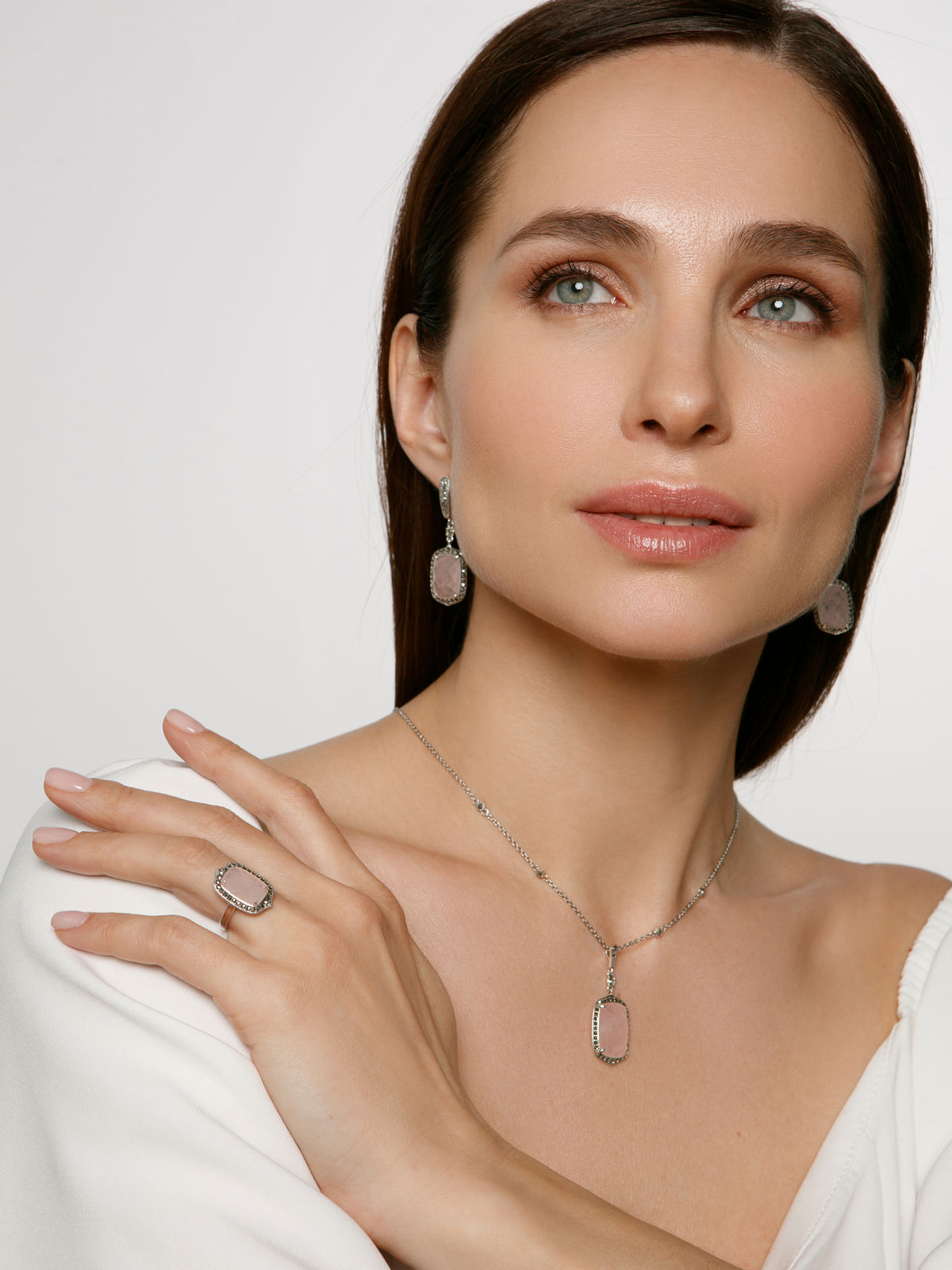 Серебряное кольцо ALEXANDRE VASSILIEV с розовым кварцем и марказитами Swarovski