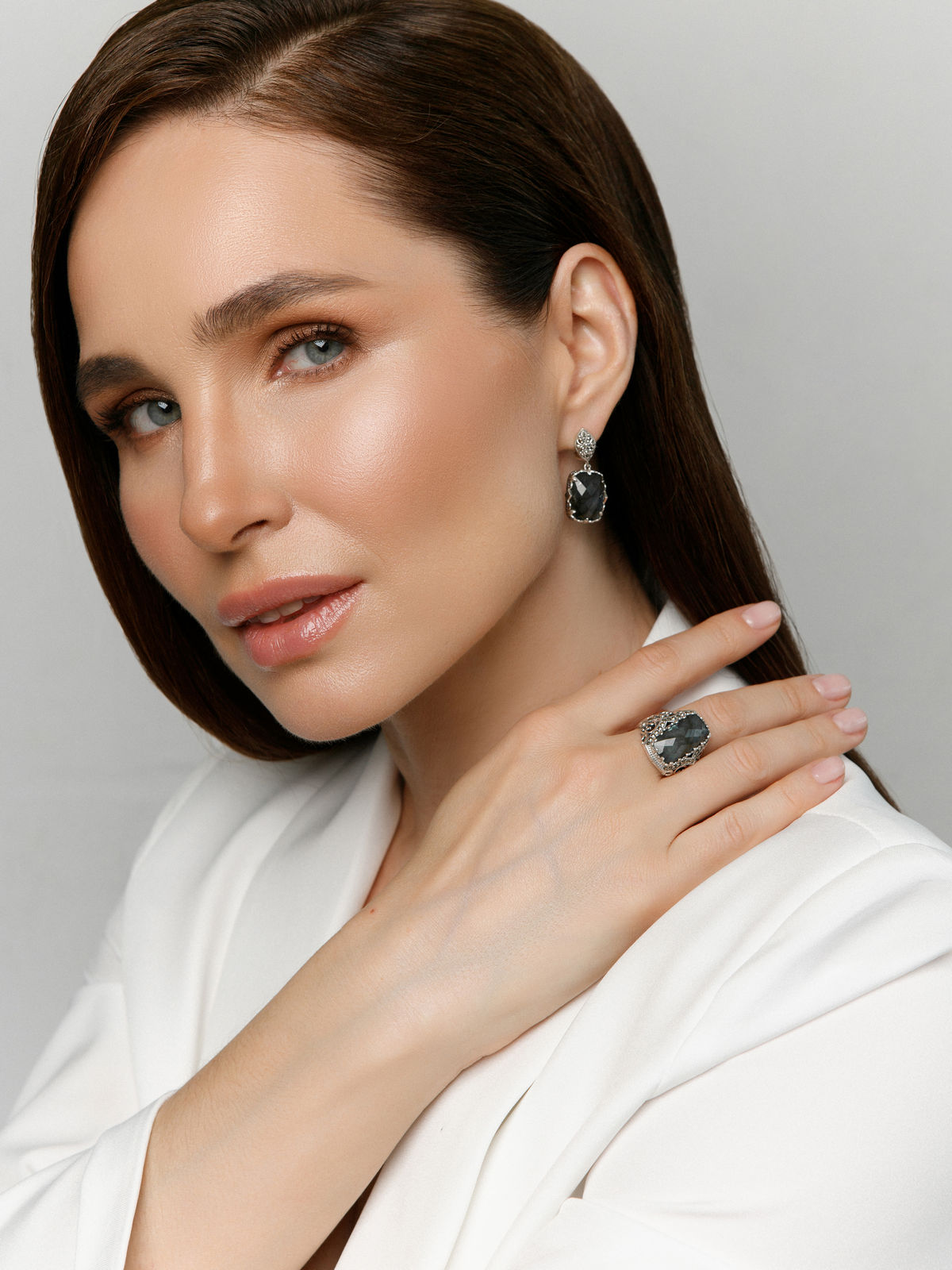 Серебряное кольцо ALEXANDRE VASSILIEV с лабрадоритом и марказитами Swarovski