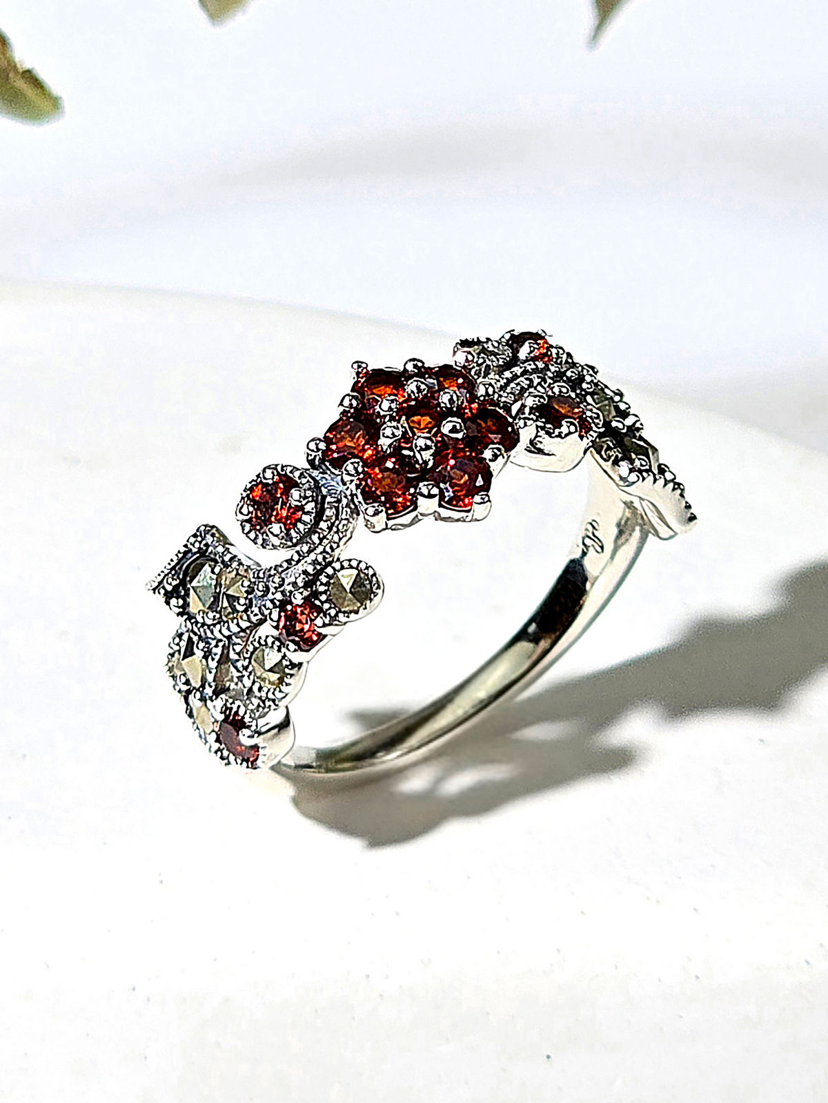 Серебряное кольцо ALEXANDRE VASSILIEV с гранатом и марказитами Swarovski