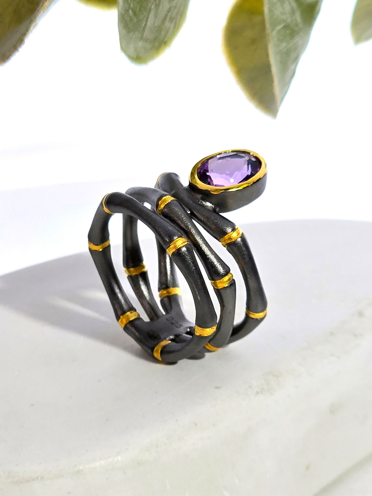 Серебряное кольцо ETERI с аметистом и позолотой