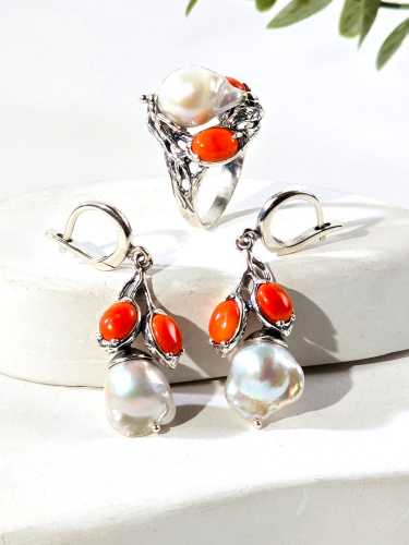 Серебряное кольцо ETERI с жемчугом и кораллом