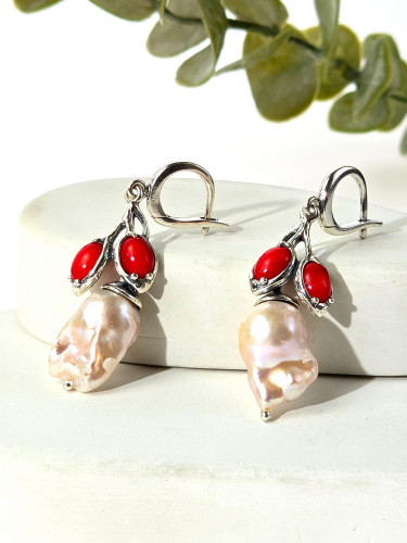 Серебряные серьги с жемчугом и кораллом
