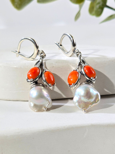Серебряные серьги с жемчугом и кораллом