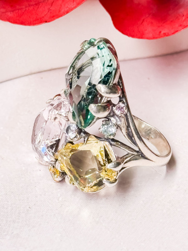 Серебряное кольцо ETERI с кварцем