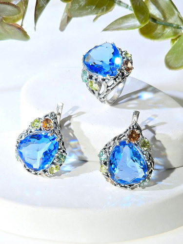 Серебряное кольцо ETERI с фианитами