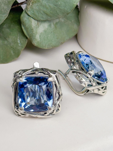Серебряные серьги с синтетическим кварцем