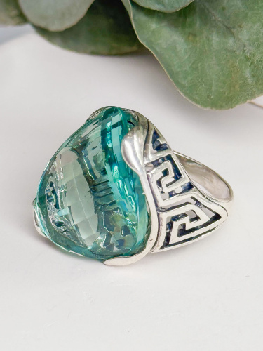 Серебряное кольцо с фианитом