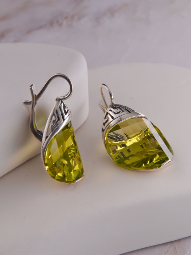 Серебряные серьги с синтетическим кварцем