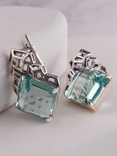 Серебряные серьги с синтетическим кварцем