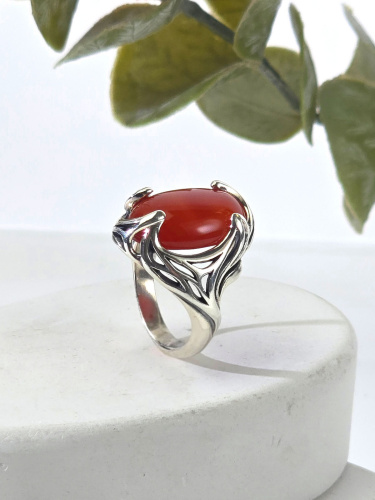 Серебряное кольцо с сердоликом