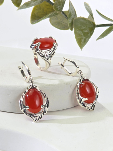 Серебряное кольцо с сердоликом