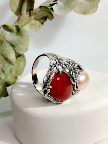 Серебряное кольцо ETERI с агатом и жемчугом