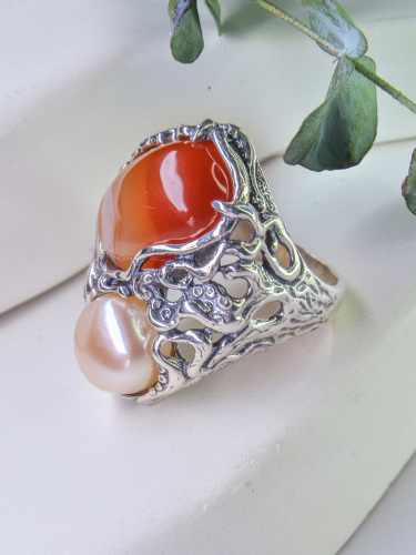 Серебряное кольцо ETERI с агатом и жемчугом