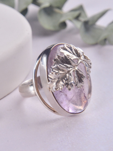 Серебряное кольцо ETERI с аметистом