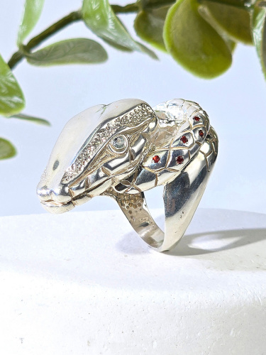 Серебряное кольцо