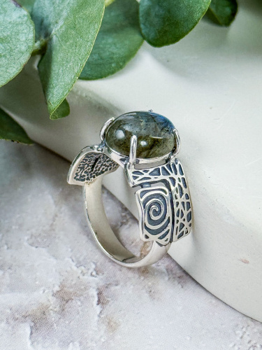Серебряное кольцо
