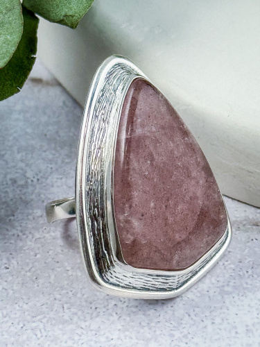Серебряное кольцо ETERI с кварцем