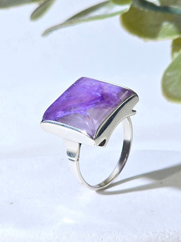 Серебряное кольцо ETERI с чароитом