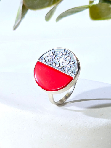 Серебряное кольцо ETERI с кораллом
