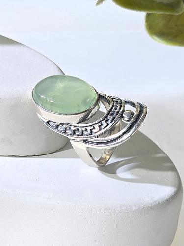 Серебряное кольцо ETERI с пренитом