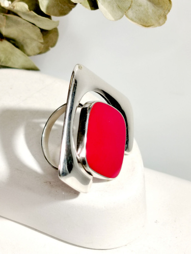Серебряное кольцо ETERI с кораллом