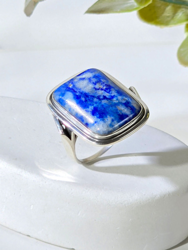 Серебряное кольцо ETERI с лазуритом