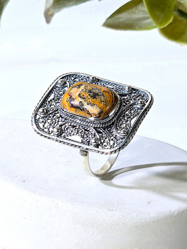 Серебряное кольцо ETERI с яшмой