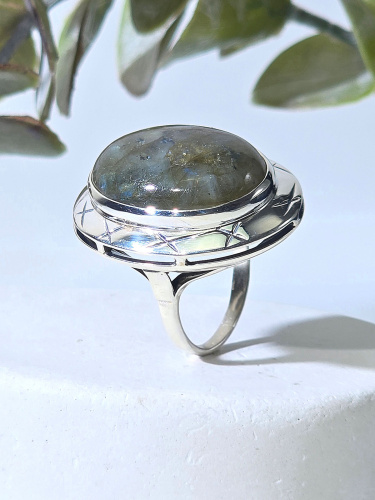 Серебряное кольцо