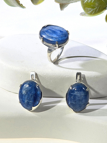 Серебряное кольцо ETERI с кианитом