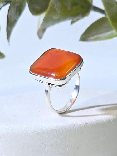 Серебряное кольцо ETERI с сердоликом