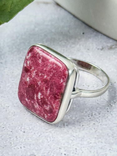 Серебряное кольцо